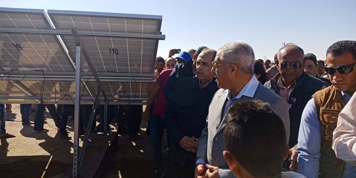 وزير الزراعة يفتتح محطة الطاقة الشمسية (6)