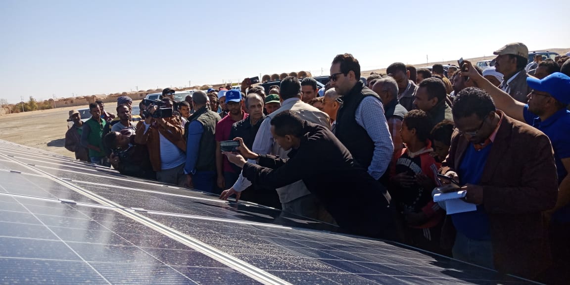 وزير الزراعة يفتتح محطة الطاقة الشمسية (5)
