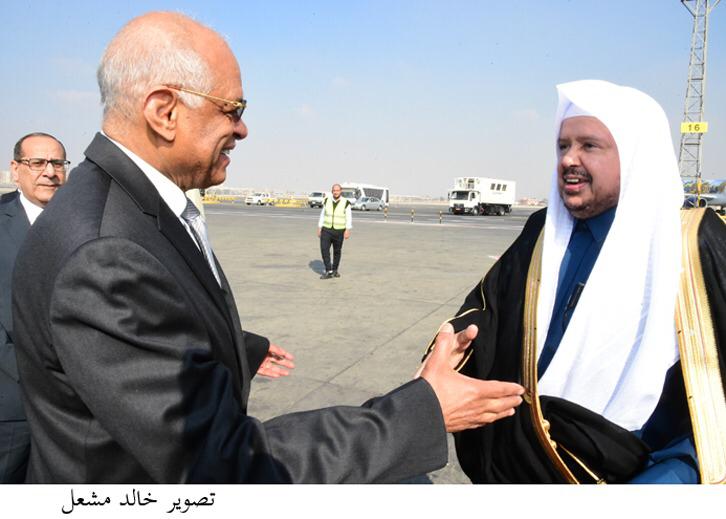 رئيس البرلمان يستقبل رئيس مجلس الشورى السعودي في مطار القاهرة (8)