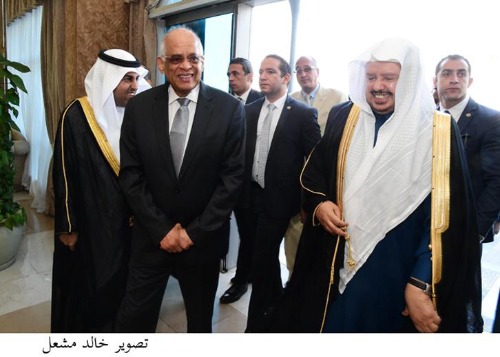 رئيس البرلمان يستقبل رئيس مجلس الشورى السعودي في مطار القاهرة (1)
