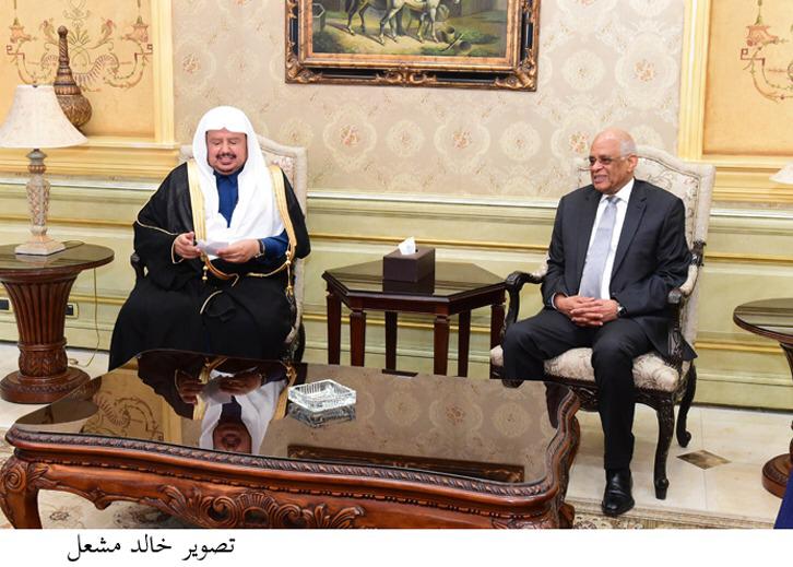 رئيس البرلمان يستقبل رئيس مجلس الشورى السعودي في مطار القاهرة (7)