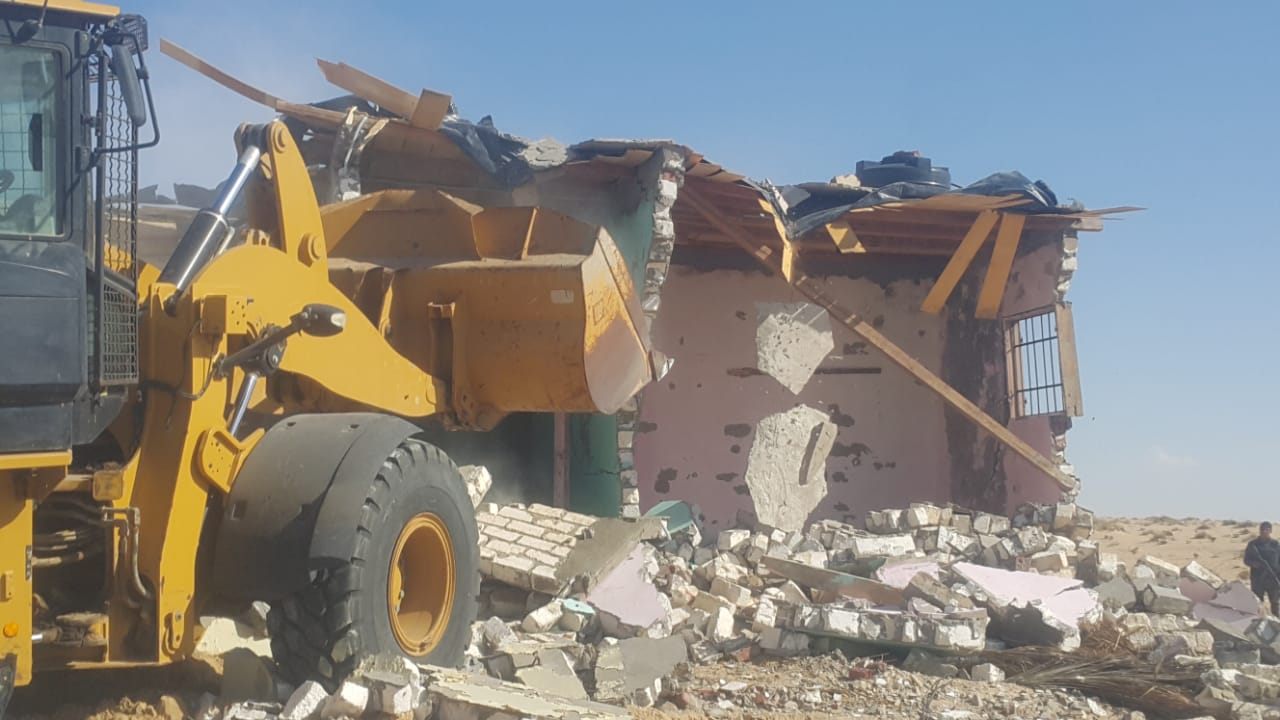 إزالة التعديات واستعادة 125 فدانا من أراضي الدولة بمدينة بئر العبد (8)