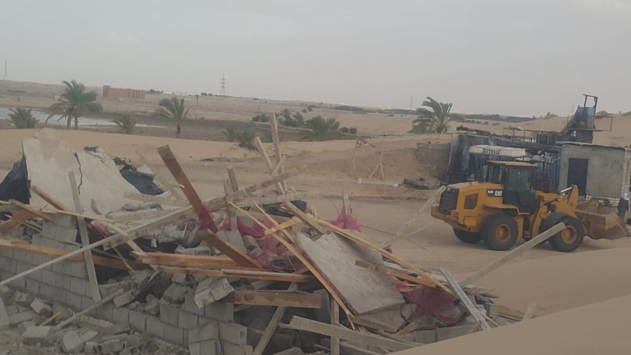 إزالة التعديات واستعادة 125 فدانا من أراضي الدولة بمدينة بئر العبد (3)