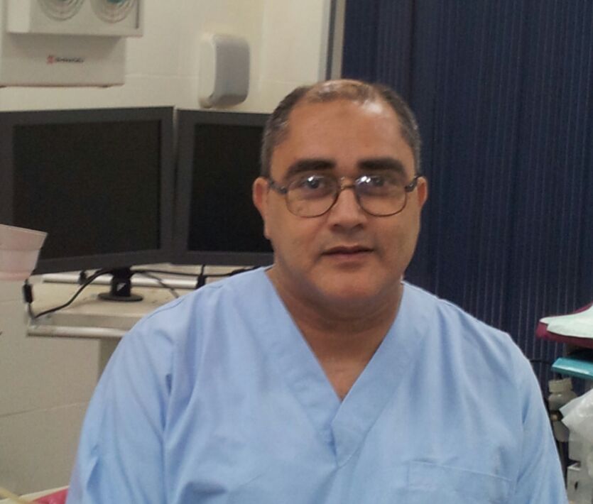 دكتور حسين عكاشة استاذ الجهاز الهضمي بالقصر العيني