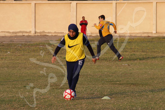 فريق-الكرة-النسائية-بالاسماعيلية--متصدر-الدوري--بامكانيات-صفر--تصوير--محمد-عوض--(16)