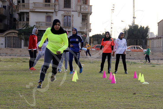 فريق-الكرة-النسائية-بالاسماعيلية--متصدر-الدوري--بامكانيات-صفر--تصوير--محمد-عوض--(12)