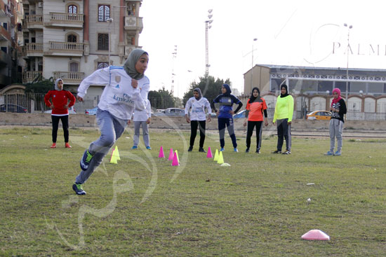 فريق-الكرة-النسائية-بالاسماعيلية--متصدر-الدوري--بامكانيات-صفر--تصوير--محمد-عوض--(11)