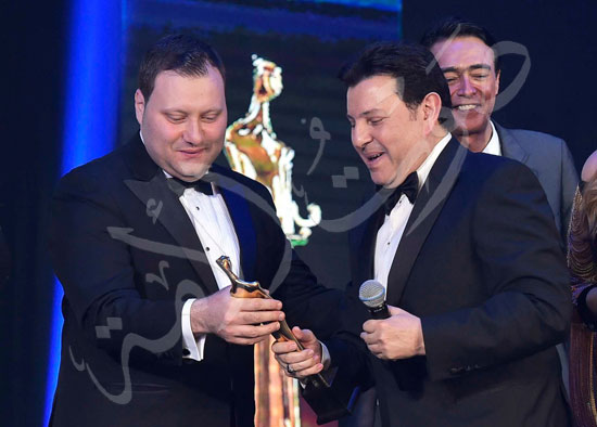 أمير الغناء العربي يحصل على جائزة  Beirut Golden Awards بلبنان (3)