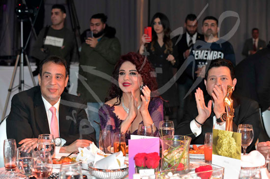 أمير الغناء العربي يحصل على جائزة  Beirut Golden Awards بلبنان (5)