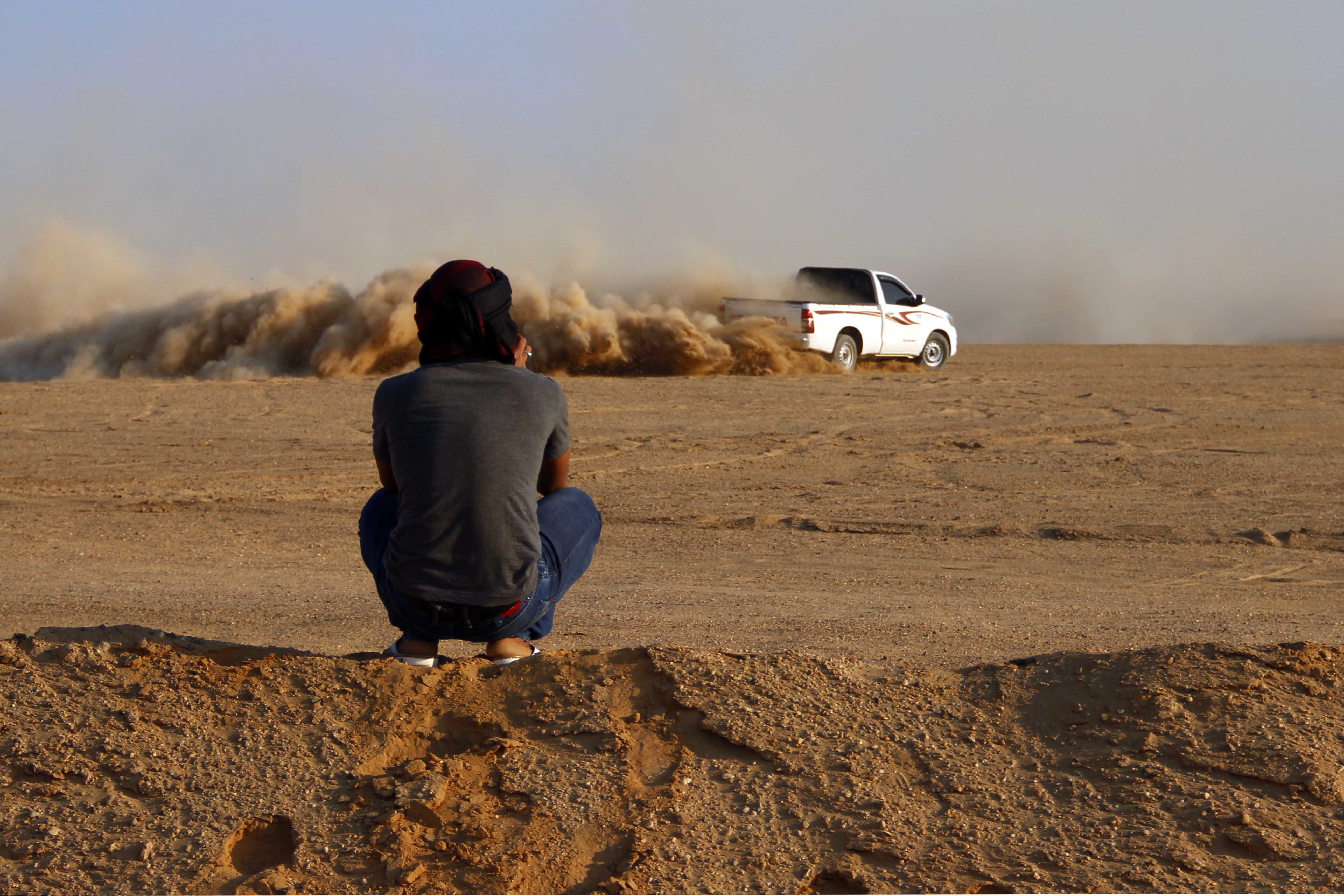 الهجن ...  تقاليد  لا تتخلي عنها قبائل الصحراء -تصوير  محمد عوض (16)
