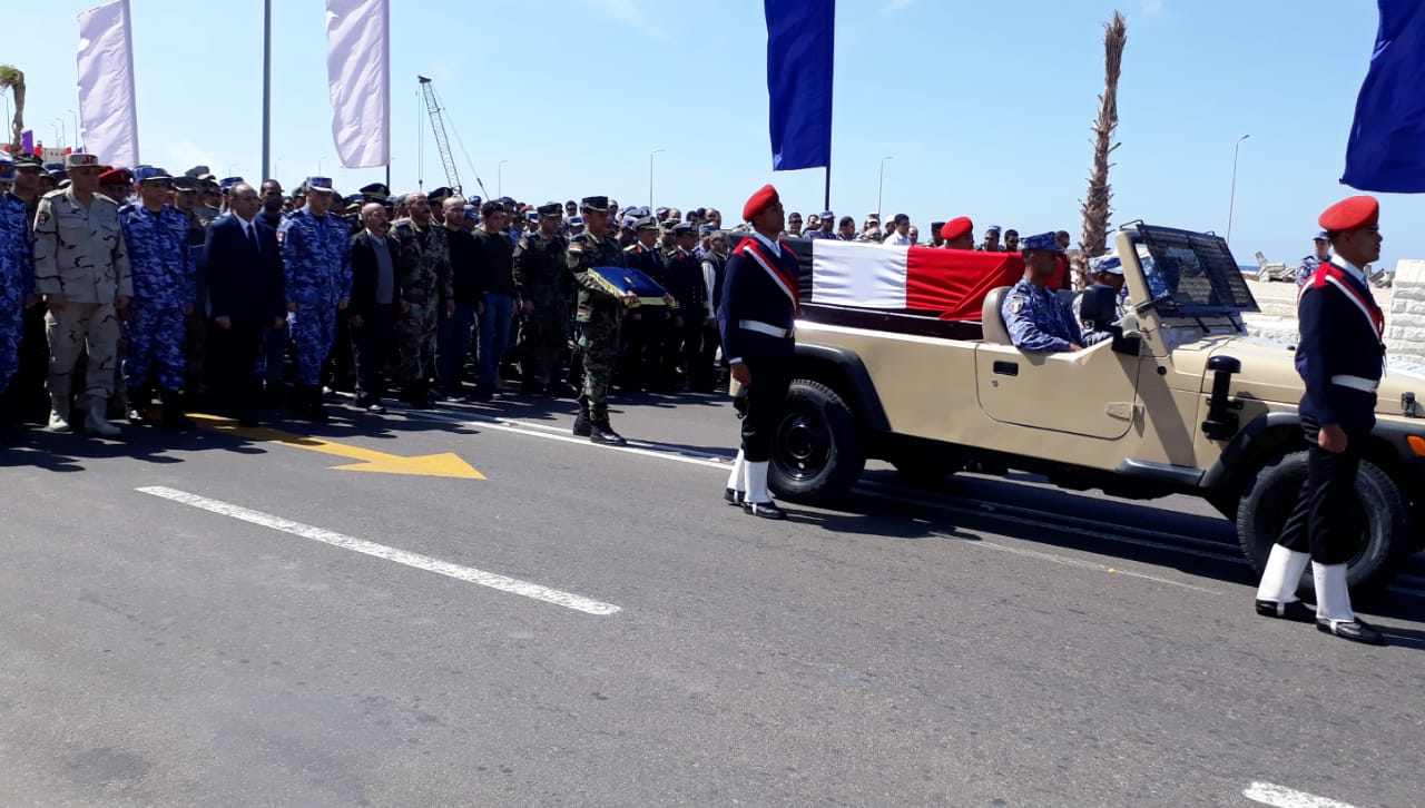  تشييع جثمان شهيد الواجب بسيناء في جنازة عسكرية مهيبة بالإسكندرية (1)