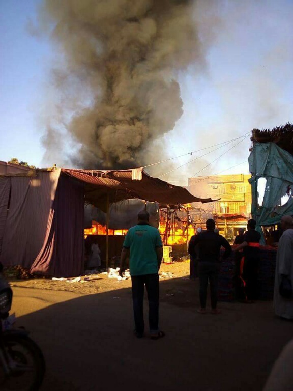 اندلاع حريق بسوق خضروات بمركز أدفو (3)