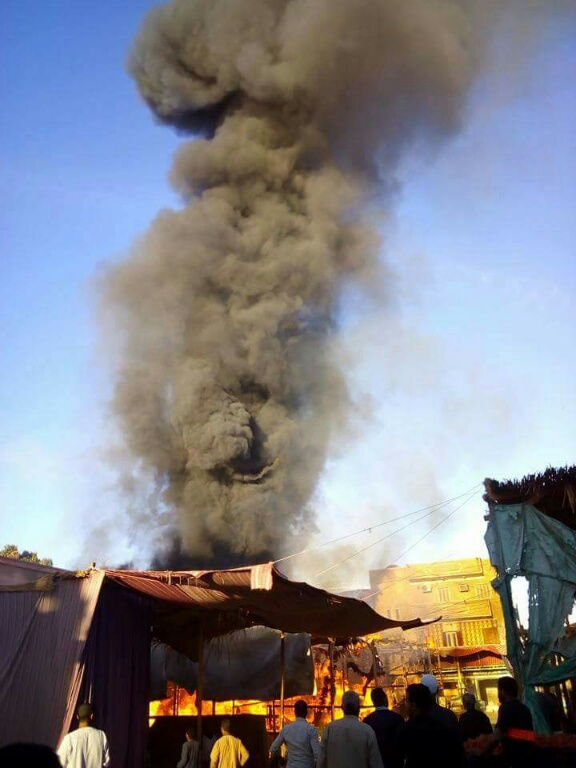 اندلاع حريق بسوق خضروات بمركز أدفو (6)