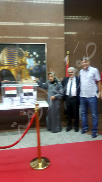أكبر معمر مصري بالخارج يدلي بصوته في الانتخابات الرئاسية بدبي (2)