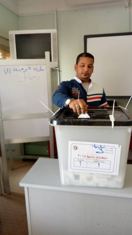 تواصل إقبال الناخبين على الأدلاء بأصواتهم فى مركز الحسنة (5)
