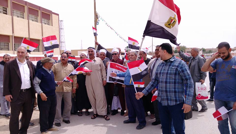 مسيرة حاشدة من مواطني بمدن رأس سدر وأبوزنيمة للمشاركة فى الانتخابات الرئاسية بجنوب سيناء    (3)