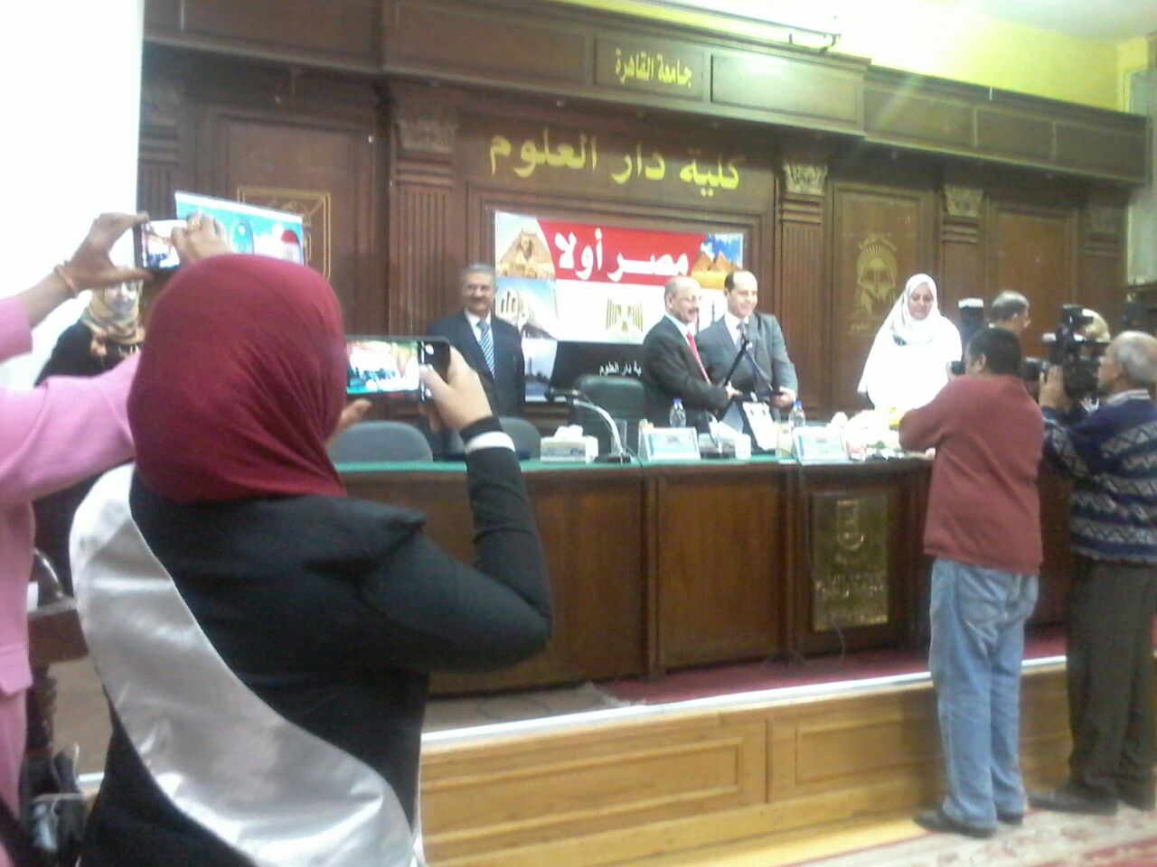 الكاتب الصحفي محمد ثروت أثناء تكريمة