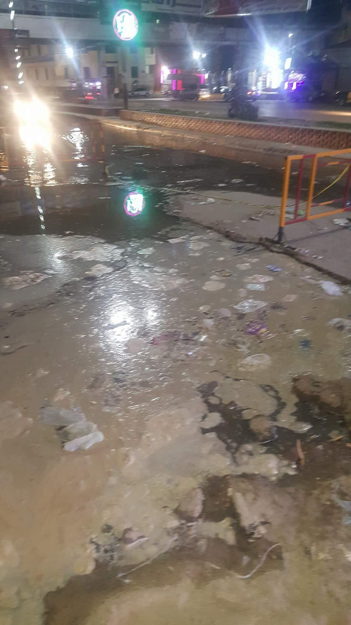 انفجار خط المياه المغذى لمدينة المحلة (4)