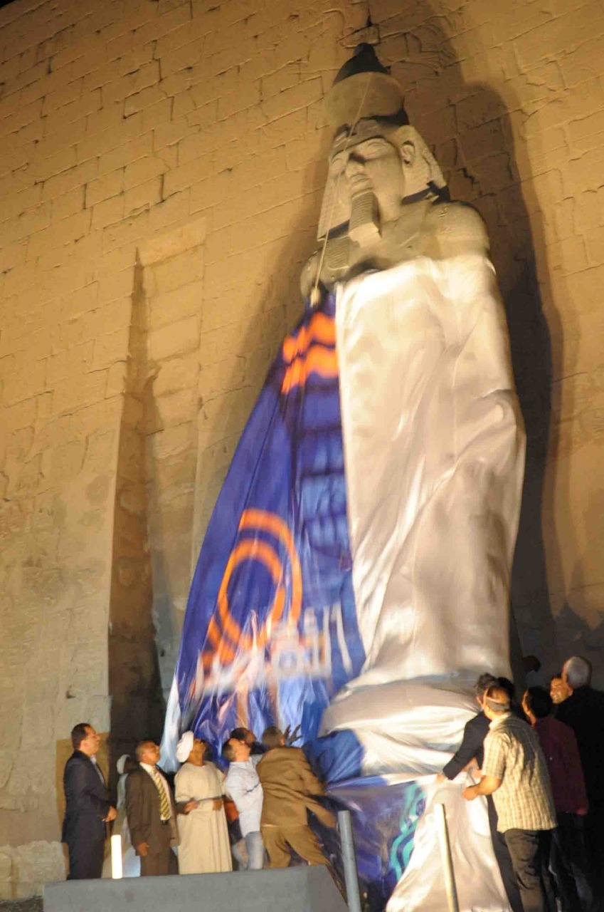 تمثال جديد للملك رمسيس يعود لواجهة معبد الأقصر (12)