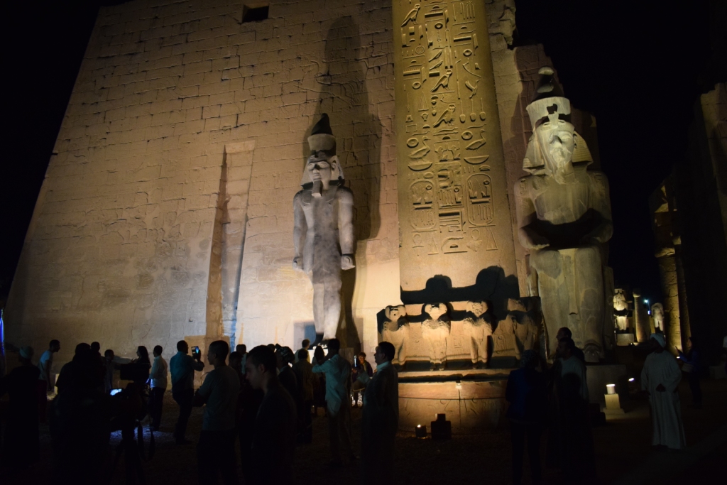 تمثال جديد للملك رمسيس يعود لواجهة معبد الأقصر (9)