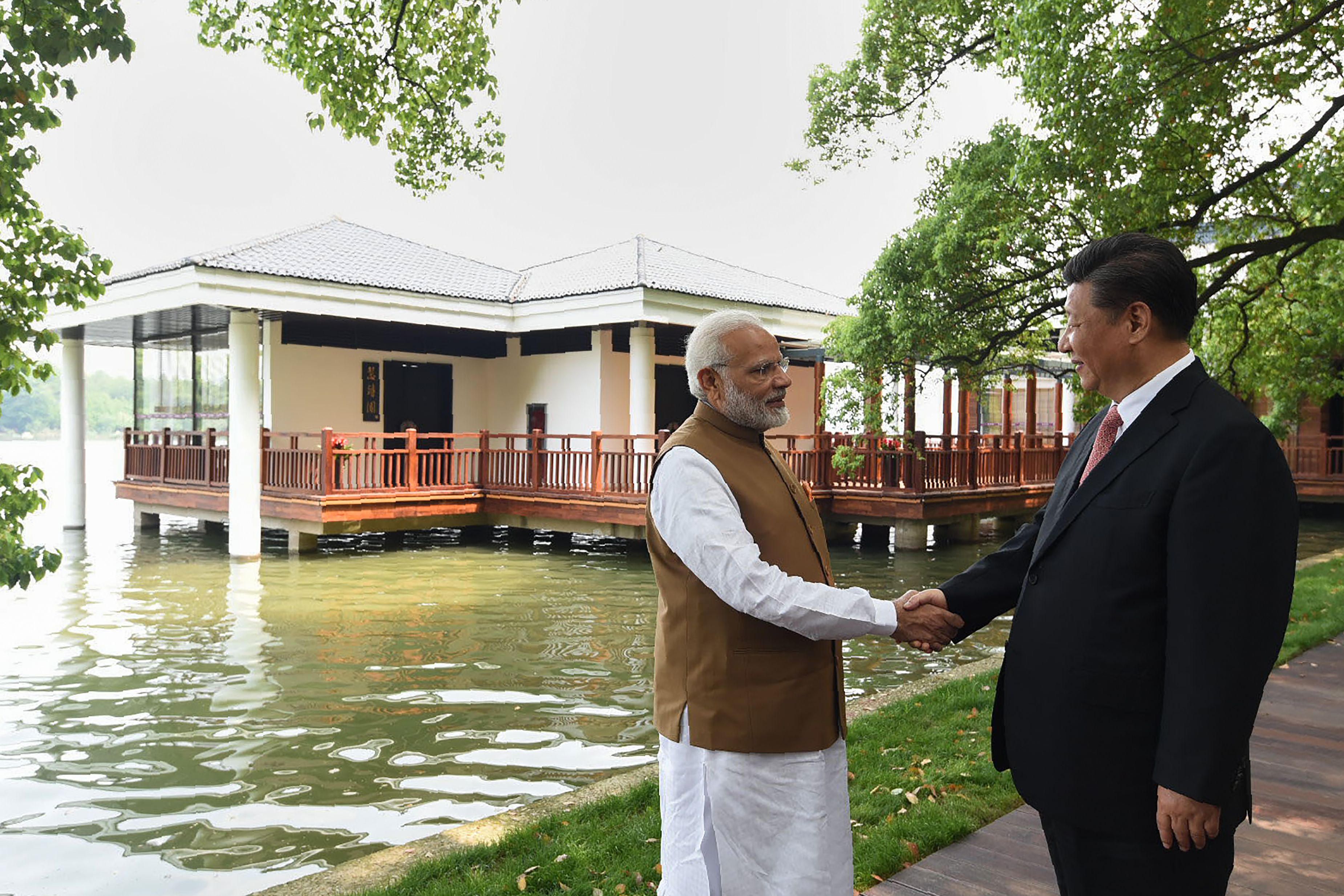 صور لقاء الرئيس الصينى ورئيس وزراء الهند (8)