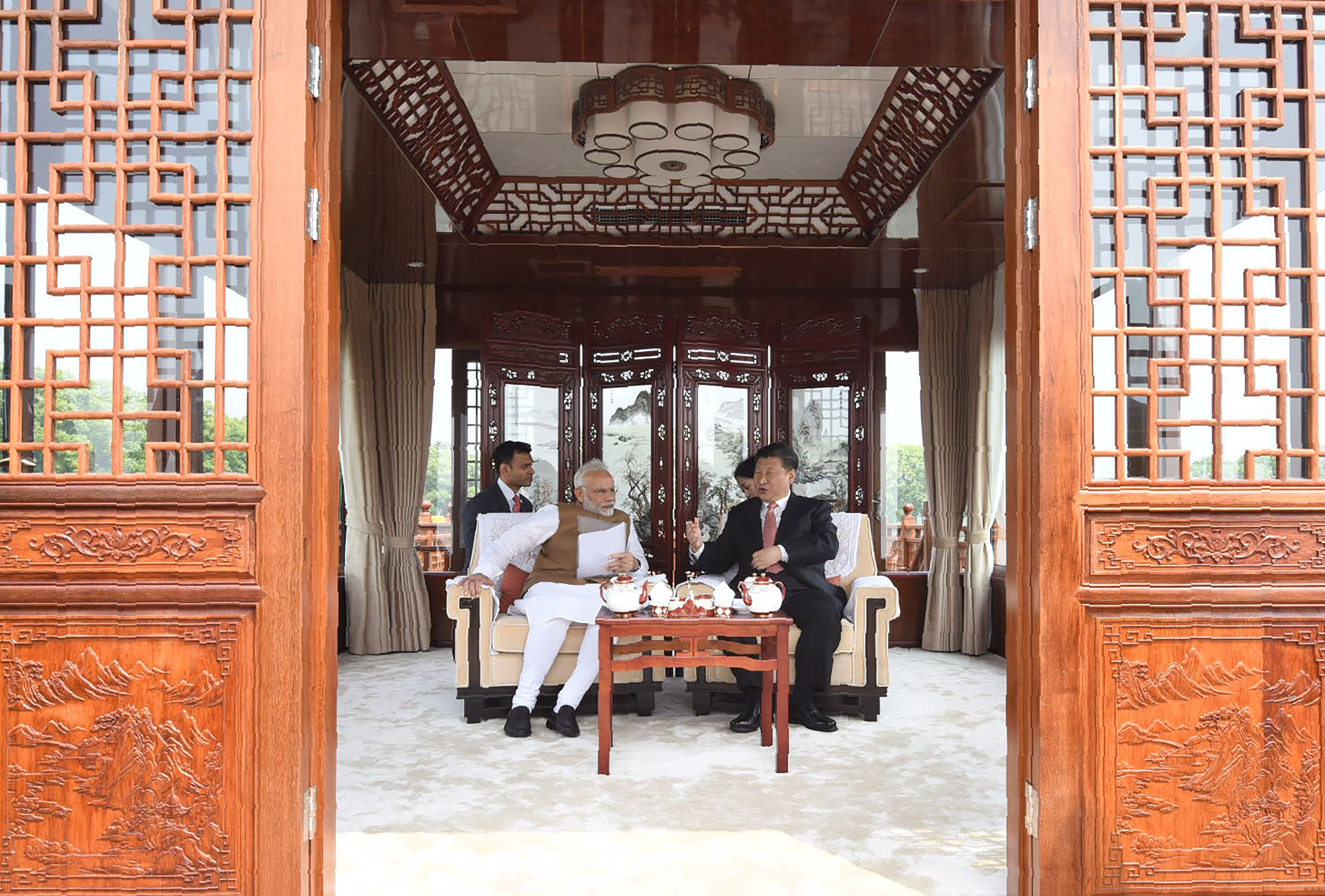 صور لقاء الرئيس الصينى ورئيس وزراء الهند (7)
