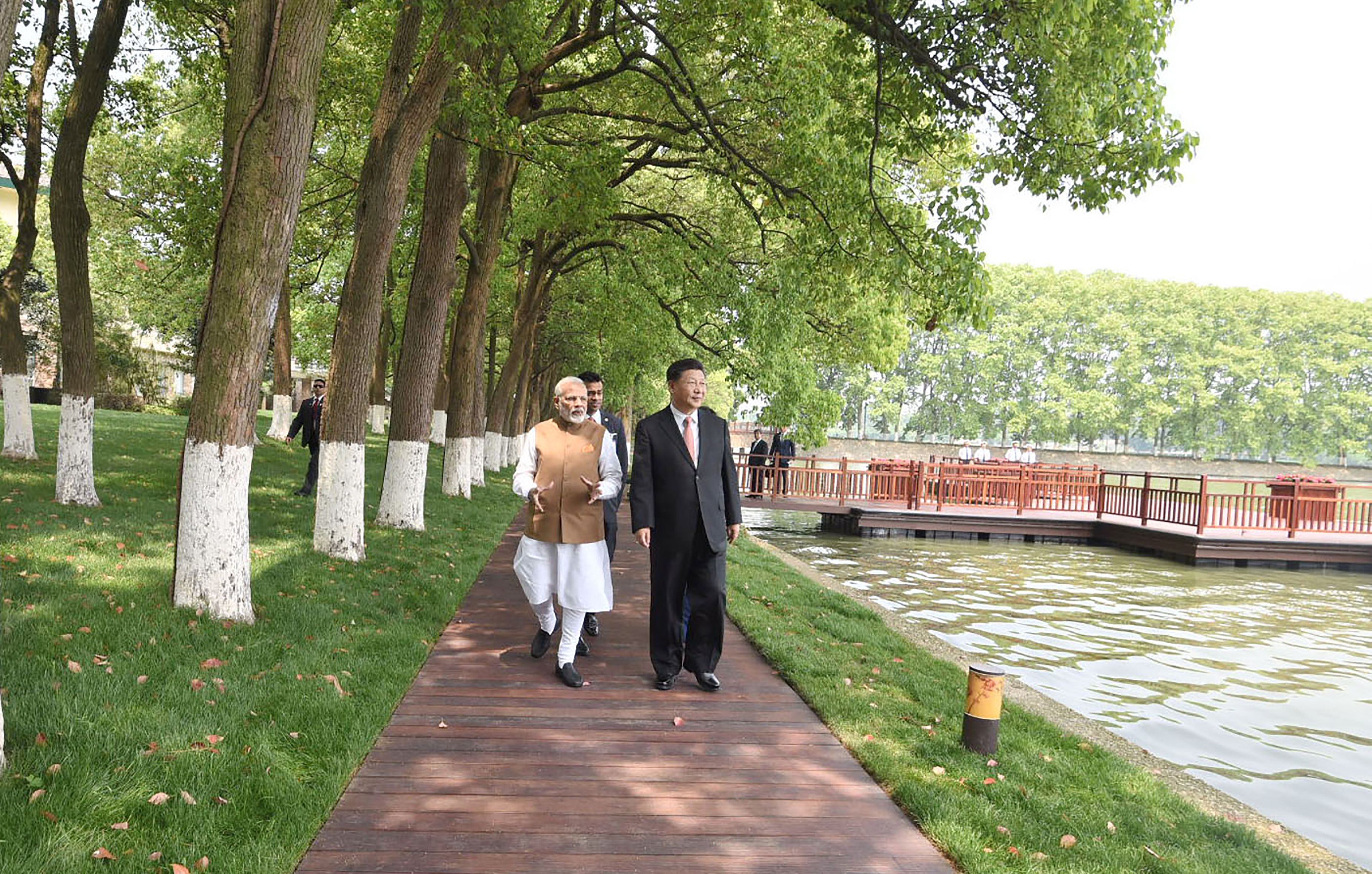 صور لقاء الرئيس الصينى ورئيس وزراء الهند (5)