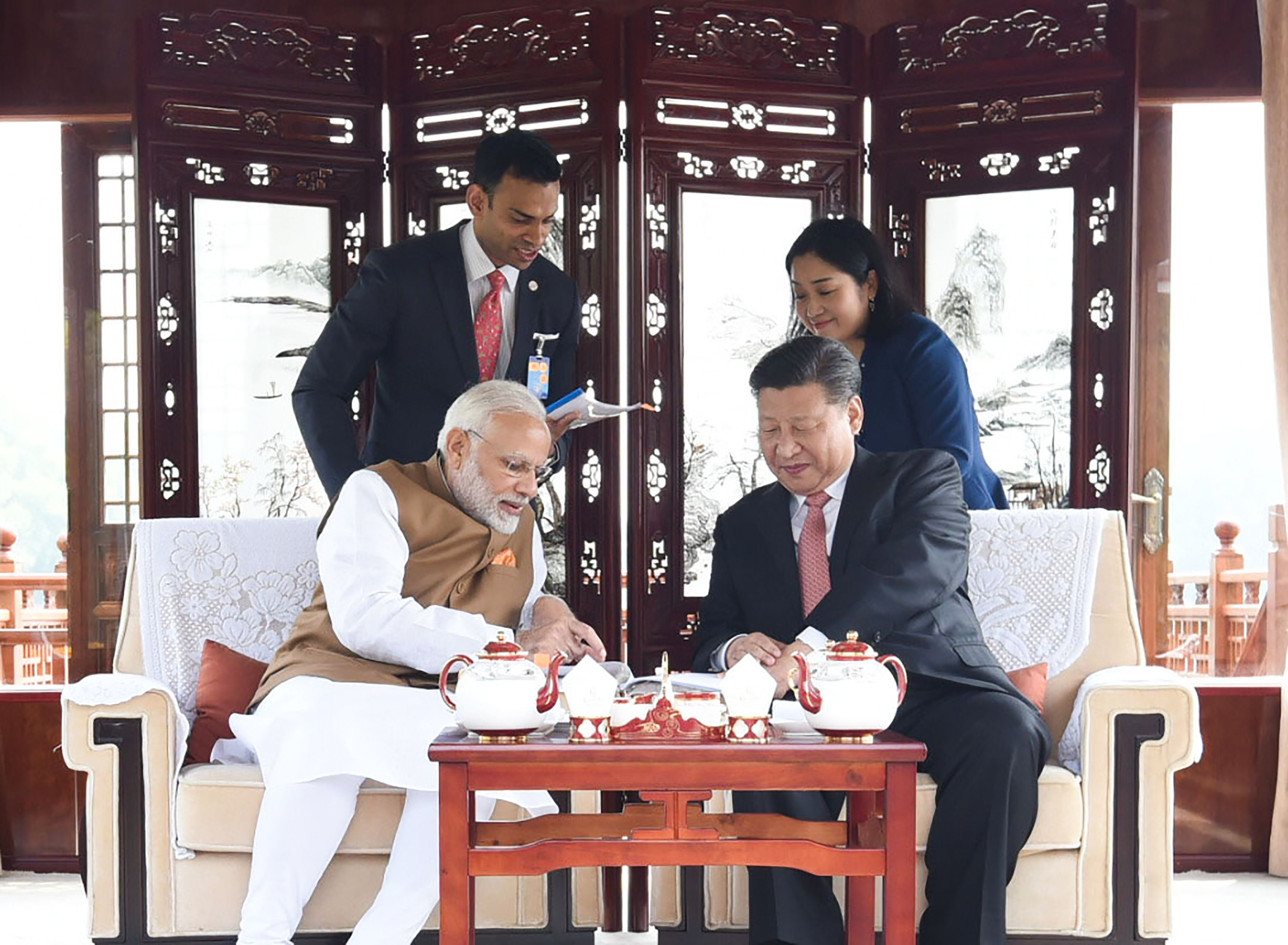 صور لقاء الرئيس الصينى ورئيس وزراء الهند (3)