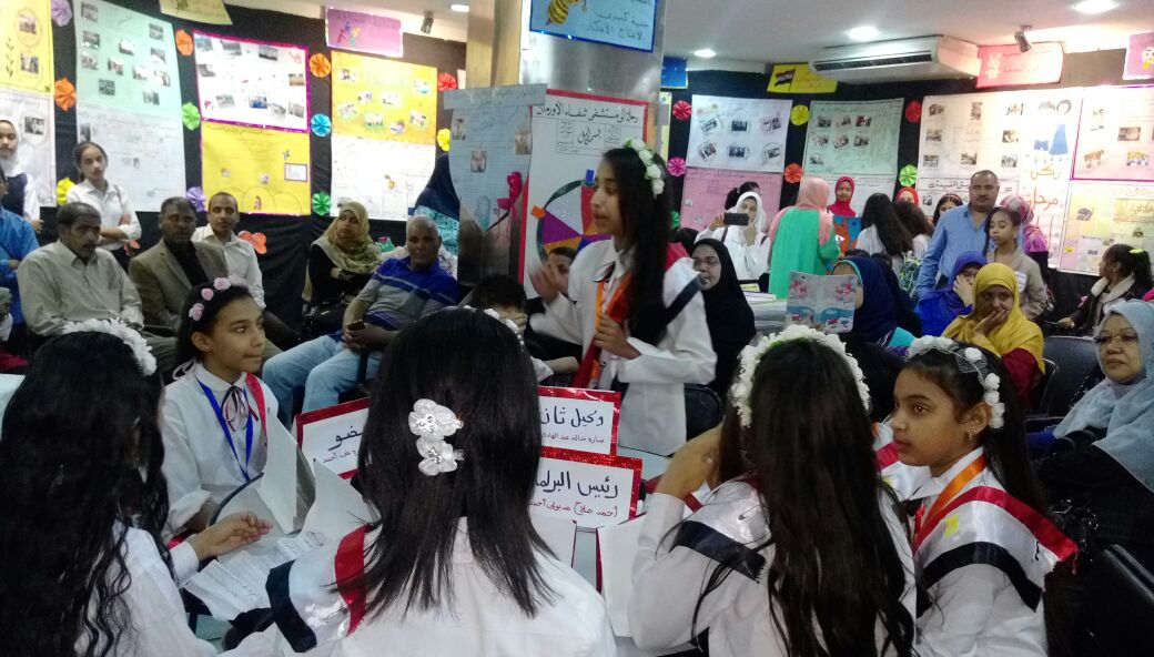 تعليم الأقصر تقيم معرضها السنوي للصحافة المدرسية بمكتبة مصر العامة بالكرنك (2)