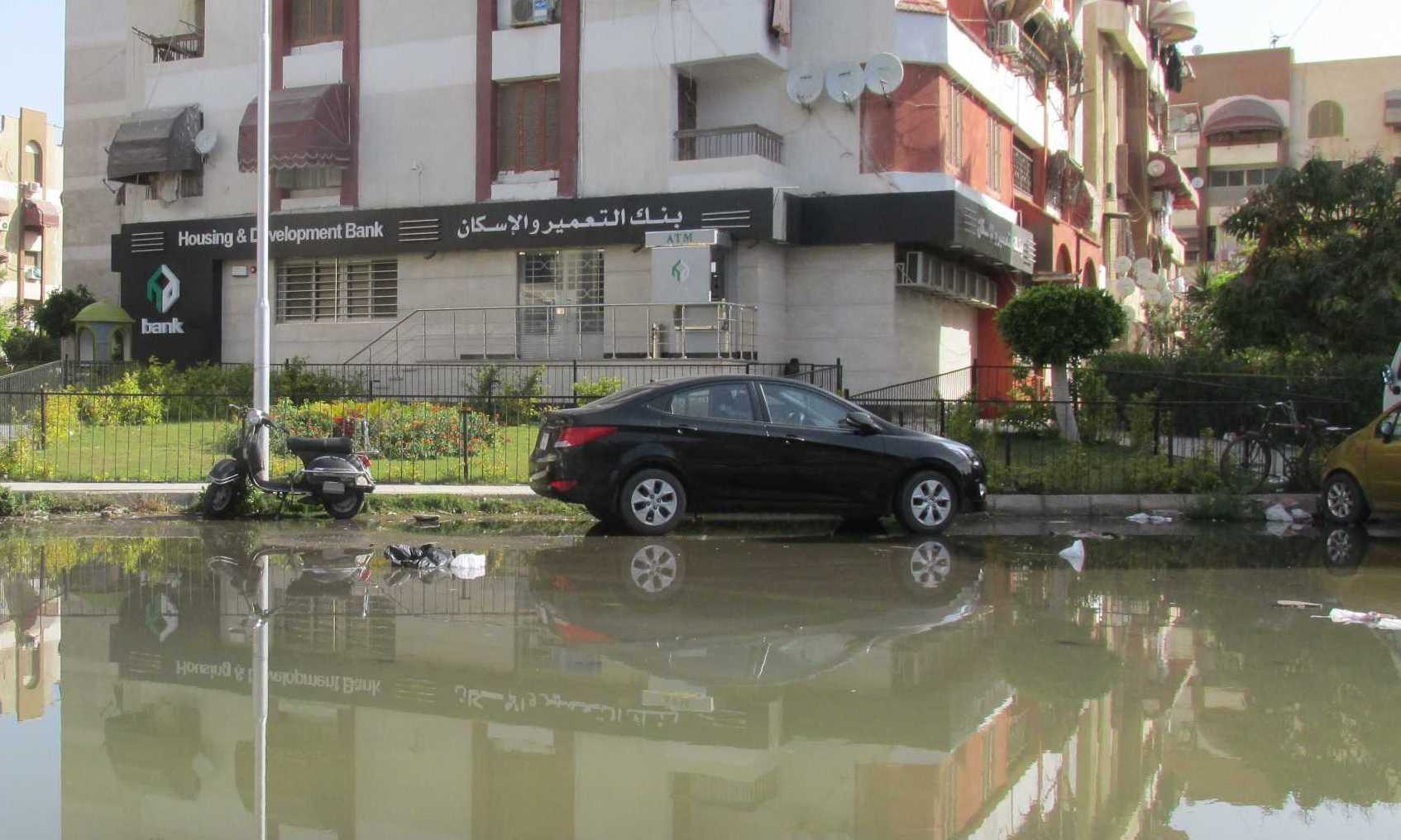 مياه الصرف الصحى تغرق شارع عمومى ببورسعيد (5)