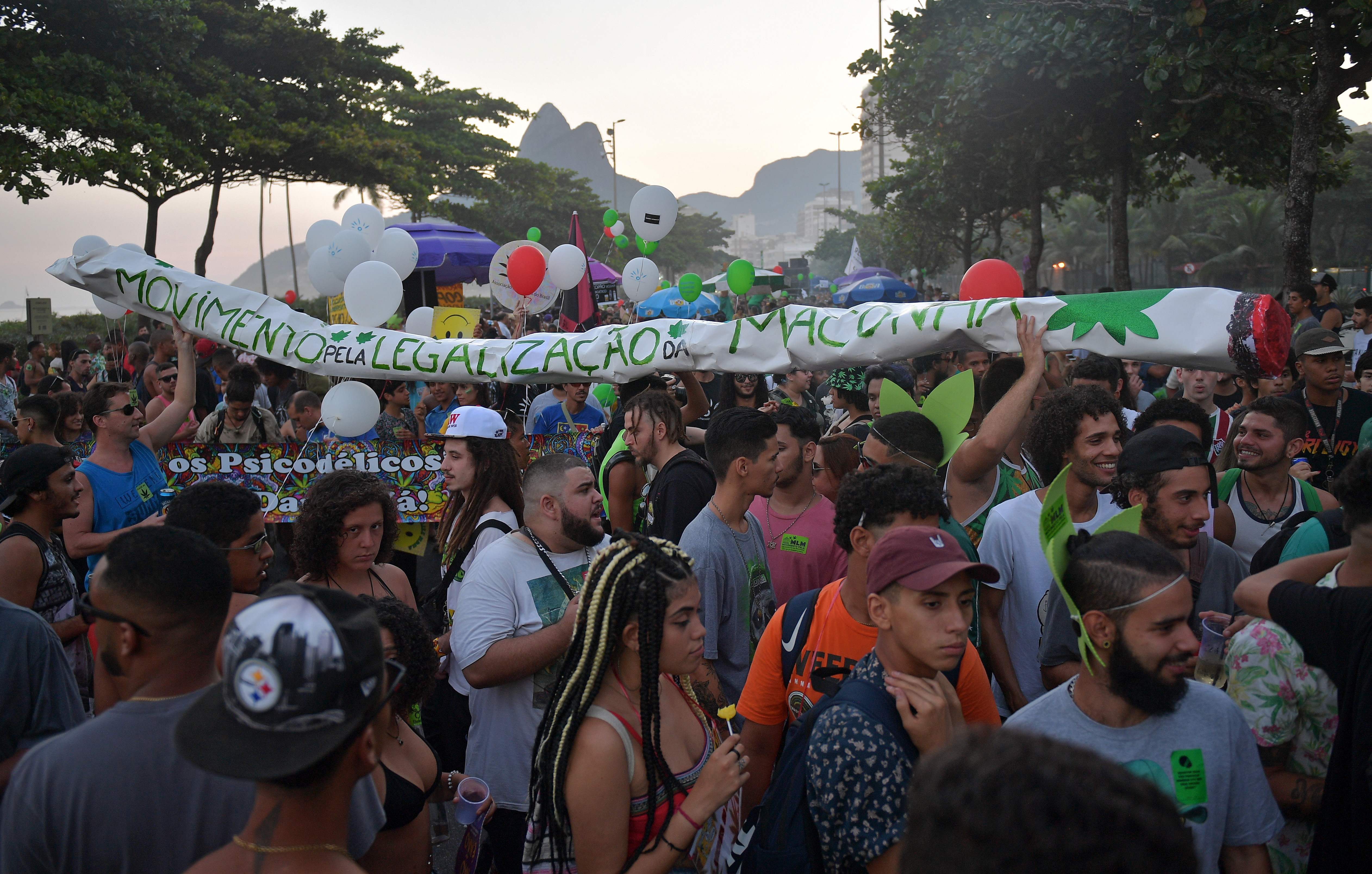 جانب من مسيرة الماريجوانا فى البرازيل