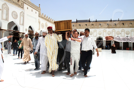 جانب من الجنازة (9)