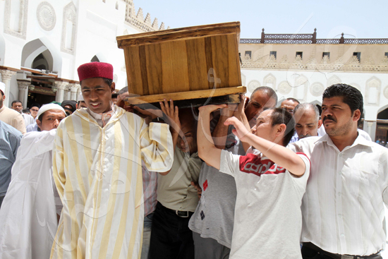 جانب من الجنازة (1)