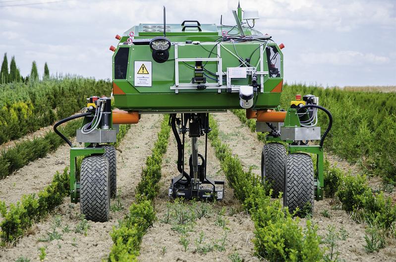 آلات زراعية ذاتية التشغيل باتت تحل محل المزارعين فى انحاء العالم