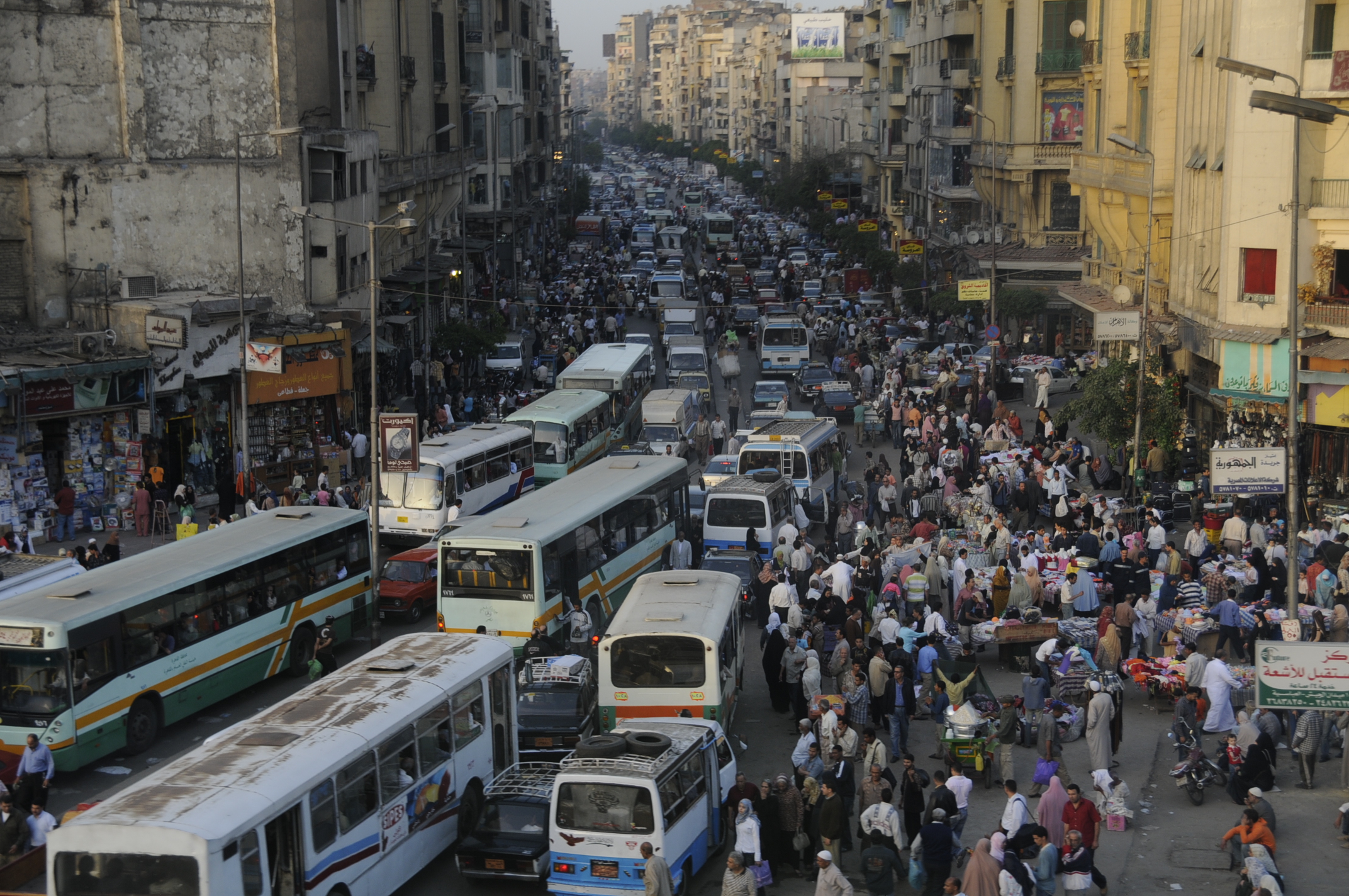 زيادة عدد سكان مصر يخلق ضغطا على البنية التحتية