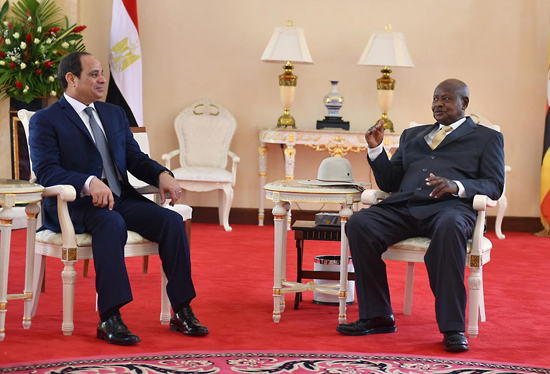 لقاء الرئيس السيسي بنظيره الأوغندي علي هامش توقيع اتفاق توحيد الحركة الشعبية لتحرير السودان