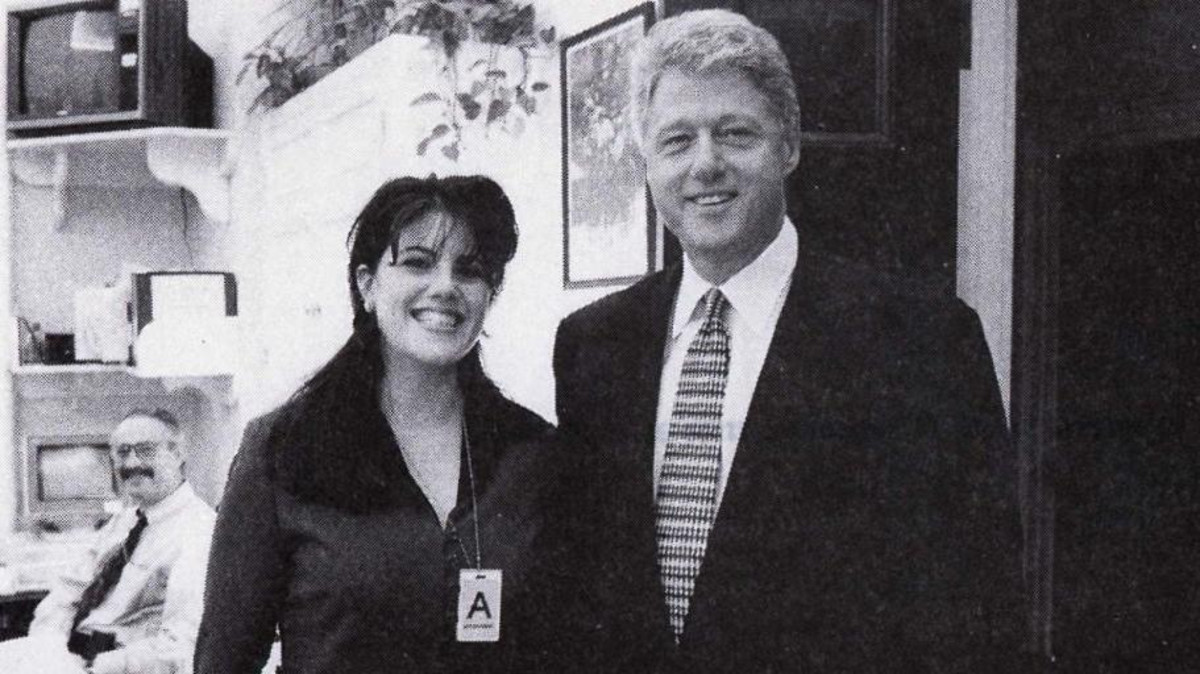 الرئيس الامريكي الأسبق كلينتون مع مونيكا