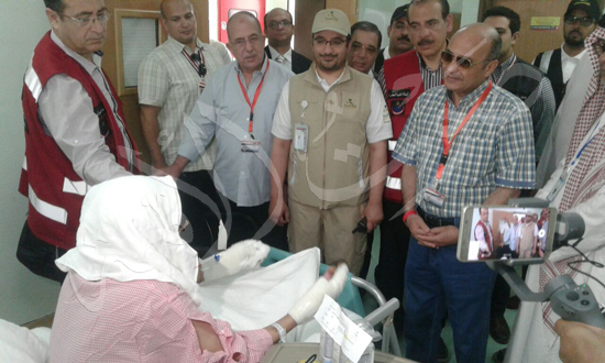 زيارة المستشار عمر مروان رئيس البعثة الرسمية للحجاج المرضى فى المستشفيات السعودية (5)
