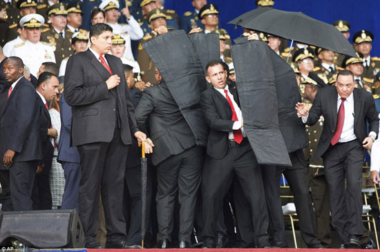 الهجوم-على-الرئيس-الفنزويلى-(3)