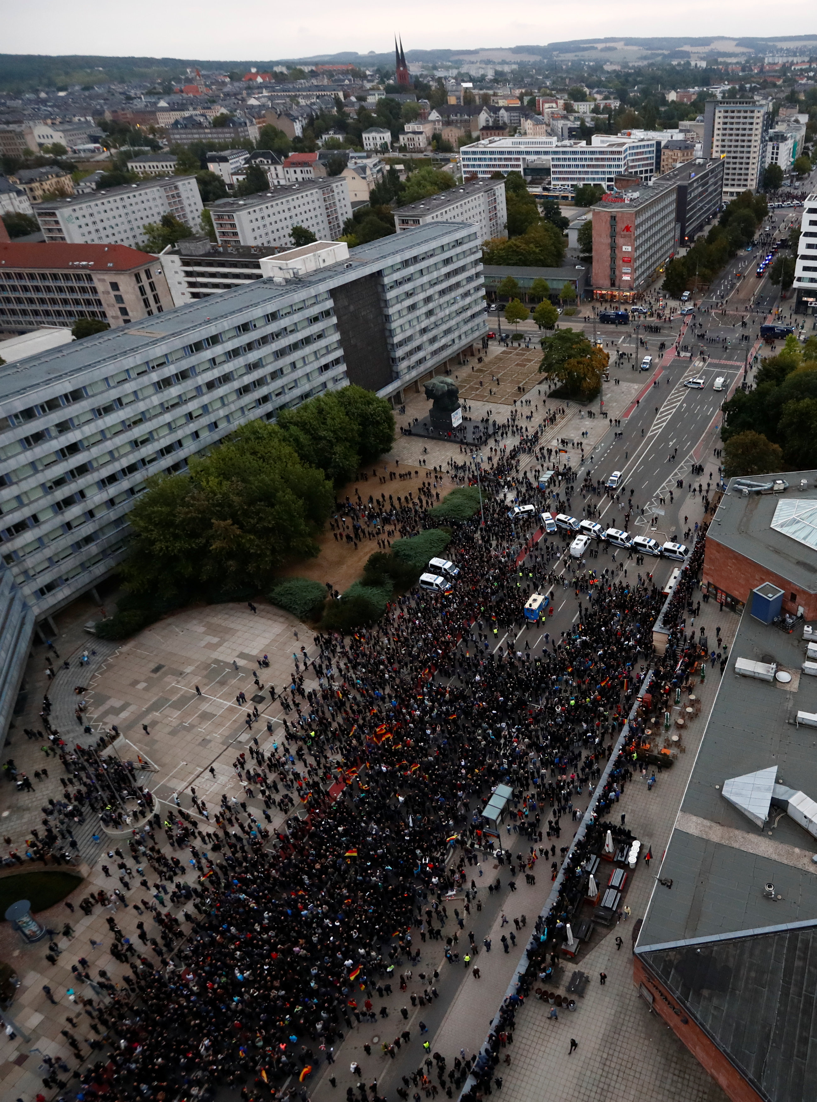 الآلاف يتظاهرون فى المانيا