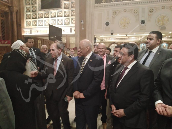 وفد البرلمان يزور الكنيسة المصرية بالكويت (14)