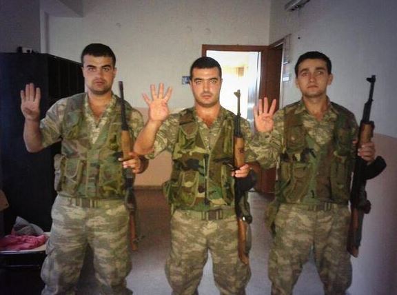 الجيش التركي وشعار الاخوان