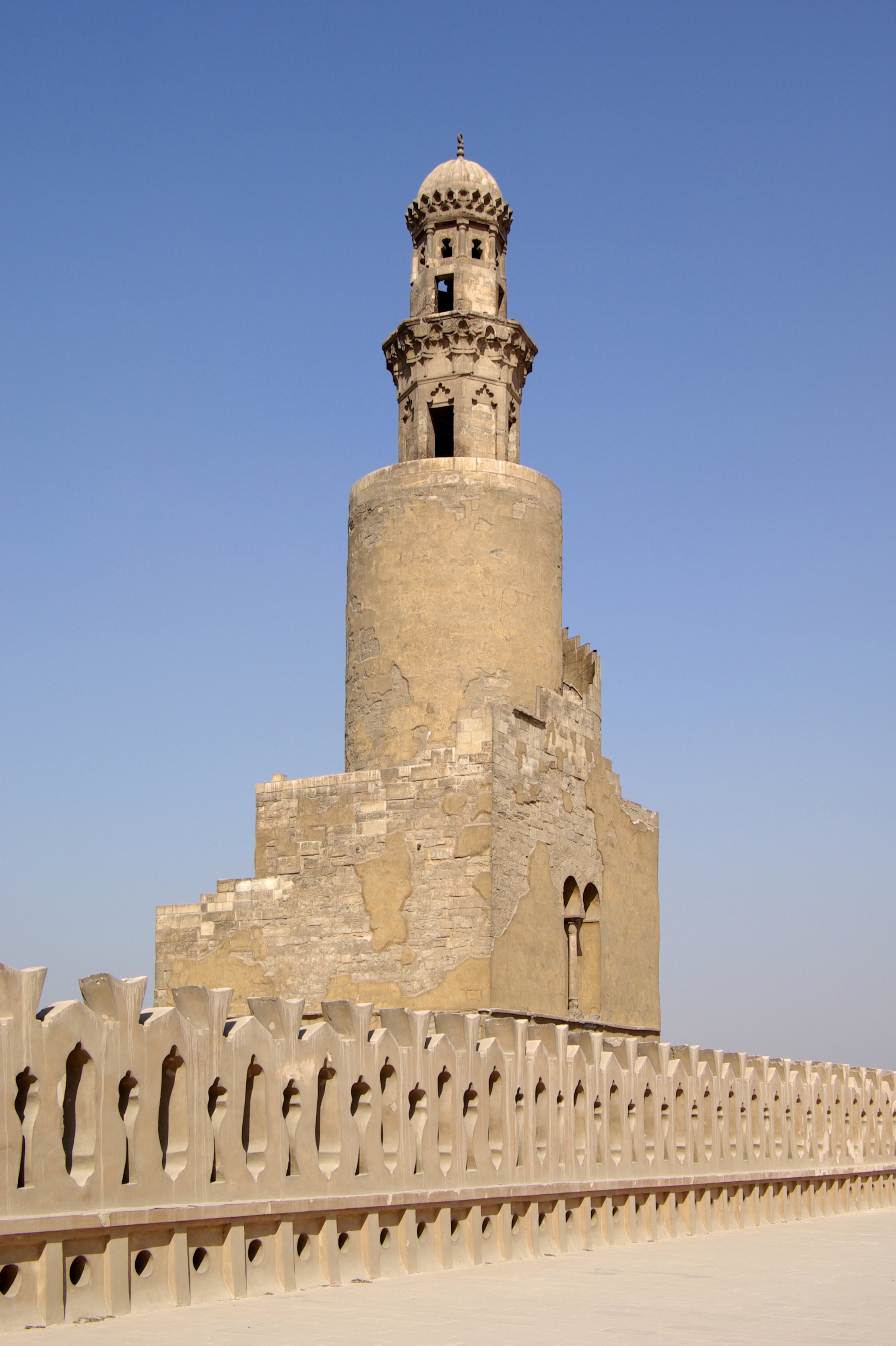 Kairo_Ibn_Tulun_Moschee_BW_7