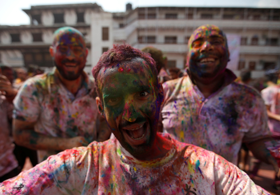 مهرجان الألوان المبهجة فى الهند احتفالا بقدوم فصل الربيع (10)