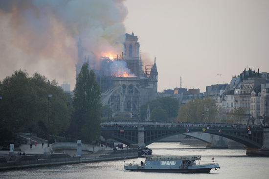 حريق كاتدرائية نوتردام (5)