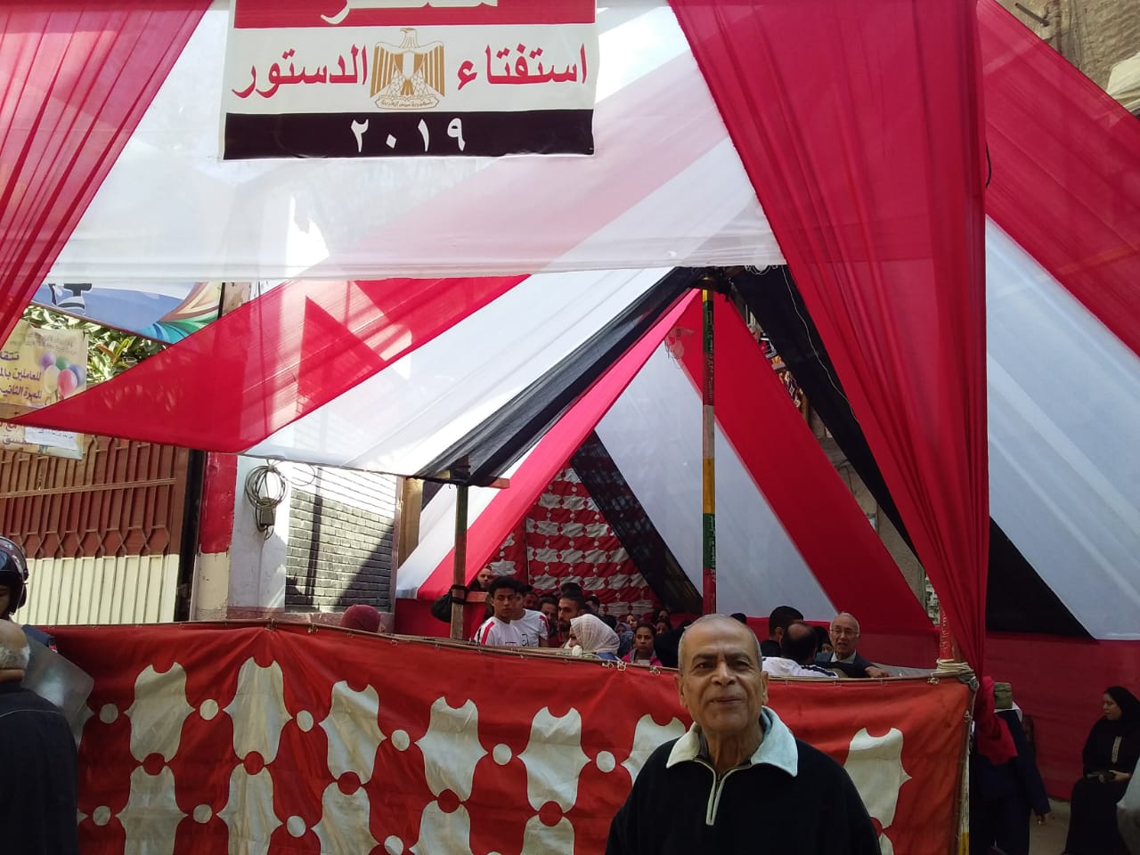 الناخبون يتوافدون على مدرسة السيدة عائشة في روض الفرج (2)