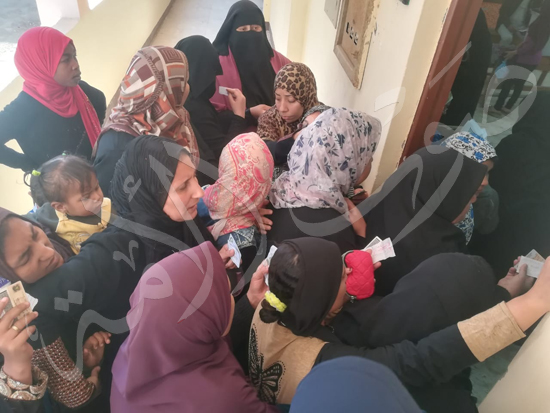 سيدات الصف (4)