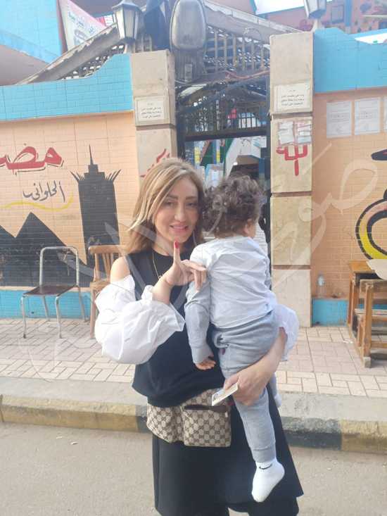 ريهام سعيد بصحبة ابنها طارق (5)