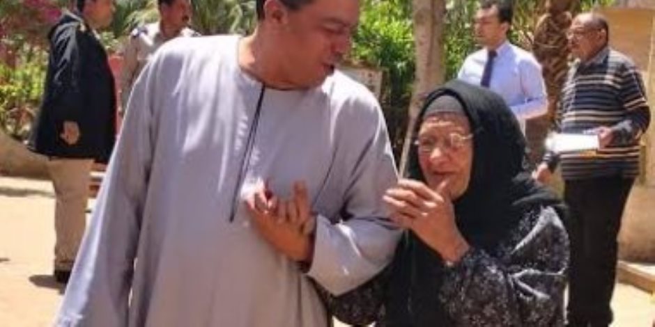 شفيقة على بدر شفيقة على بدر