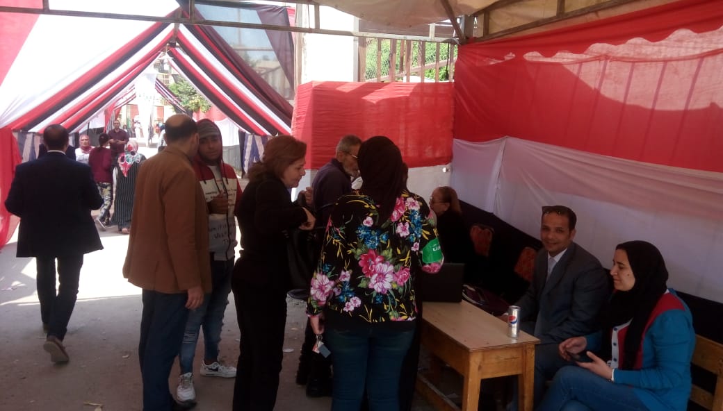 سيدات المنيل في الاستفتاء علي الدستور (8)